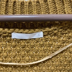 GU イエロー チャンキーニットクロップドベスト Sサイズの画像