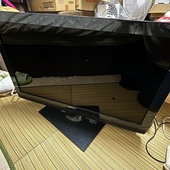 （お話し中）HDD内蔵 32型テレビの画像