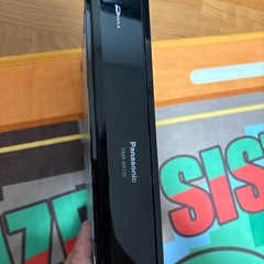 テレビ、テレビ台、ブルーレイレコーダーの画像