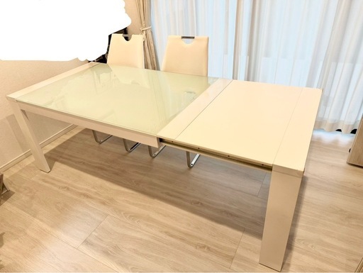 美品！伸長式ダイニングテーブル(4〜6人掛け)