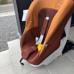 エールべべ　チャイルドシートの画像