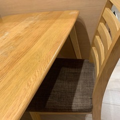 ニトリ ダイニングテーブル DTガルフ 140cm＋椅子2脚／使用感あり