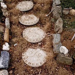 自作コンクリート「飛び石」、庭作りの画像