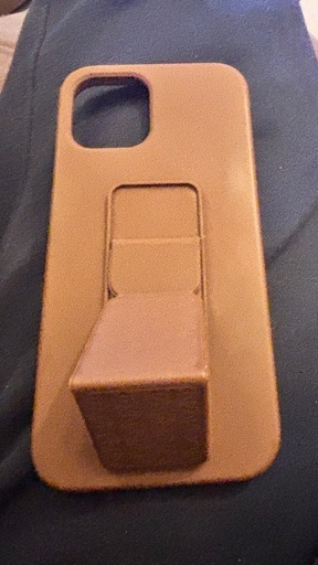 iPhone12 ケース付き