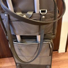 [引き取り限定 - MEGAドン・キホーテUNY 納屋橋店] サムソナイト クラシック キャリーケース（フルセット）の画像