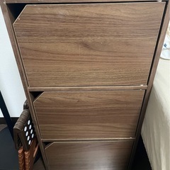 カラーボックス 3段 扉付 
収納ボックスの画像