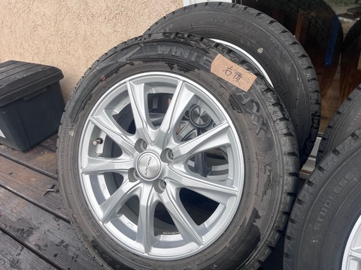 スイフトZC83Sで使用　ダンロップWM02・スタッドレスタイヤ　175/65R15　4本　2021年製