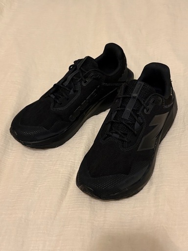 【値下げしました】新品 new balance  防水ランニングシューズ