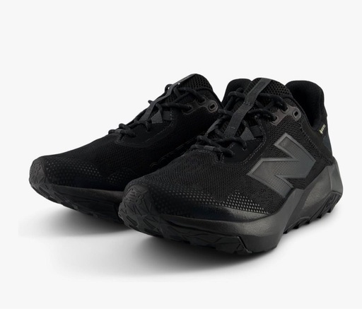 【値下げしました】新品 new balance  防水ランニングシューズ