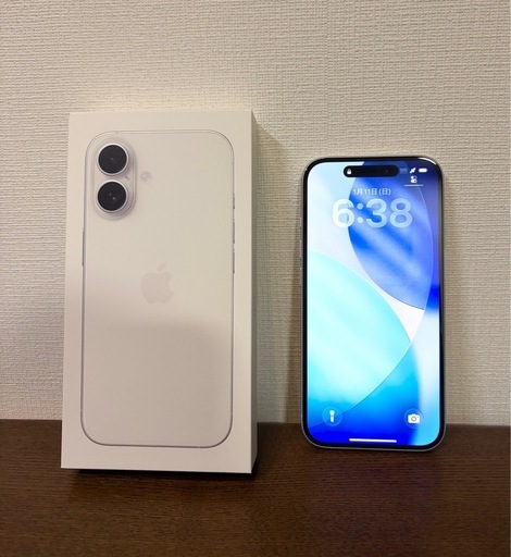 美品Apple iPhone 16 256GB ホワイト 本体+ケース付