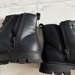 子供黒ブーツ22cmの画像