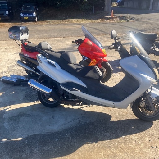 ヤマハマジェスティ125  2台セット　1台はセルでエンジンかかります