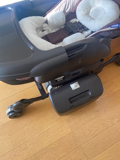 【2/25まで、値下げ】ネムリラ　オートスウィング　オートスイング　電動ハイローチェア