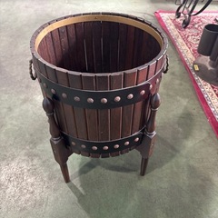 【karimoku/カリモク】　木製樽型フラワースタンド　オールドカリモク　インテリア雑貨　個性的　お洒落　鉢　アンティーク　ガーデニング　庭　ガーデン　テラス　観葉植物　多肉植物　茶色　ブラウンの画像