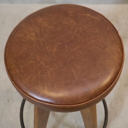 journal standard(ジャーナルスタンダードファニチャー)のCHINON(シノン)ハイスツールです。ヴィンテージ感がブルックリンスタイルや西海岸スタイルなど男前インテリアなどに♪