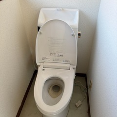 【取引中】2階シャワートイレ　アメージュZ 2016年　DT-Z181HUの画像