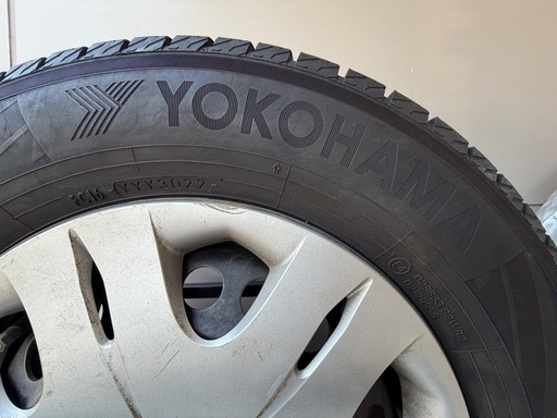 HONDAフリード　４本ボルト用　スダットレスタイヤ