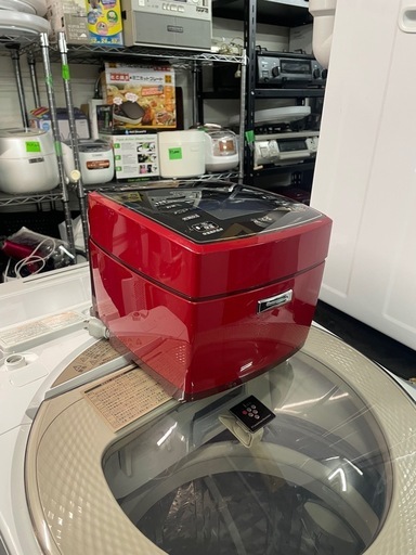 配送可能　保証付き 三菱炊飯器　NJ-XE10E6-R レッド2019年製