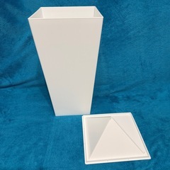 ゴミ箱　ゴミが見えない　ホワイト　蓋付きの画像
