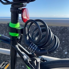 [Fieekty]自転車 鍵 バイク ロック ダイヤル ワイヤー 長110cm±3cm 5桁ダイヤル 暗証番号変更可能 盗難防止 軽量 固定式ロック コンパクト 固定式ブラケット付き ブラックの画像