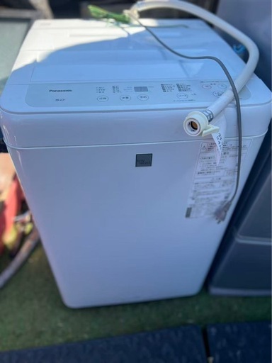 Panasonic 洗濯機5kg NA-F50BE8ホース付き
