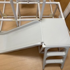 ブランコ、滑り台付きジャングルジムの画像