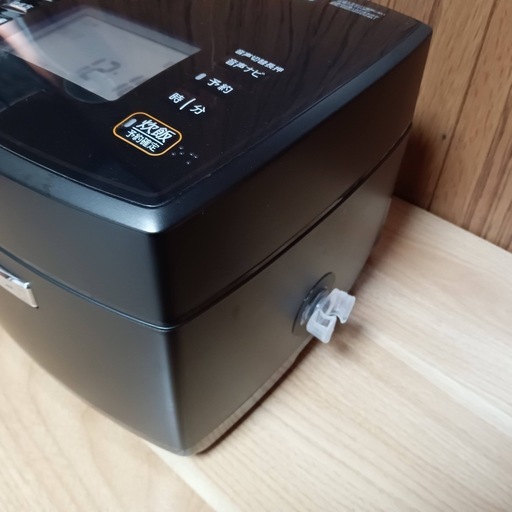 三菱　本炭釜　IH炊飯器　5.5合 nj-vwa10