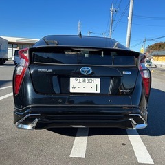 トヨタプリウス50 黒　4輪駆動　デイライト付きフルエアロ　トヨタセーフティセンスの画像