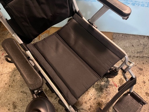 電動車椅子 ポルタス フリーダム UNQ model: EY15  ノーパンクタイヤ Wバッテリー付属 取説あり 動作確認済 中古美品 折りたたみ ④