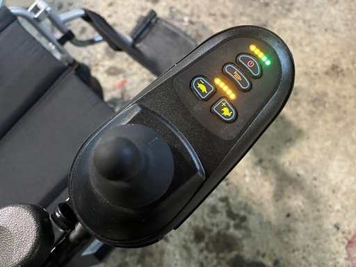 電動車椅子 ポルタス フリーダム UNQ model: EY15  ノーパンクタイヤ Wバッテリー付属 取説あり 動作確認済 中古美品 折りたたみ ④