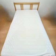 セミダブルベッドフレームの画像