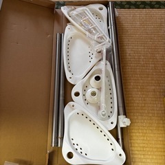 ニトリ つっぱりコーナーラック 4段の画像