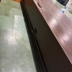 テレビ台　ガラス戸収納付き　ローボード　収納棚　茶色　ブラウン　木目調　スクエア　の画像