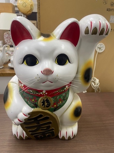 招き猫型貯金箱