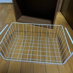 カラーボックスとキッチンラックの画像