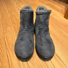 お決まりです。ブーツ 23.5  譲ります。の画像