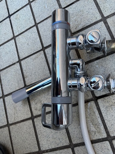 温度調整機能付きシャワーヘッド　TOTO