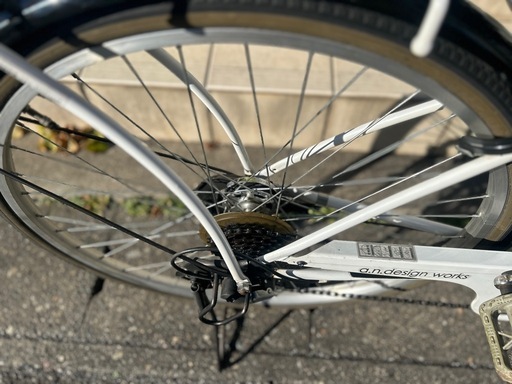 自転車  LEDオートライト 6段ギア シティサイクル