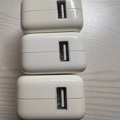Apple 純正 10W USB電源アダプター（3個）の画像