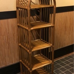 籐の棚の画像