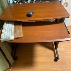 パソコンデスク【無料】の画像