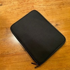 スリーブケース iPad 第11/10世代 ポリエステル製 仕切り付き