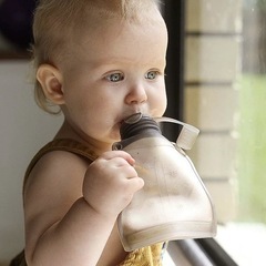 離乳食用 フードパウチ（果物・おかゆ用） ベビー 自分で食べられるの画像