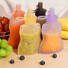 離乳食用 フードパウチ（果物・おかゆ用） ベビー 自分で食べられるの画像