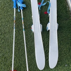 子供用スキーの画像