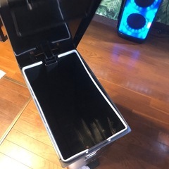 ゴミ箱　ブラックの画像