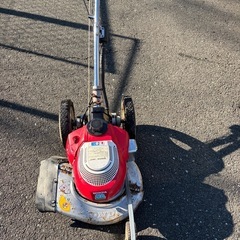 HONDA UM17 芝刈り機 赤の画像