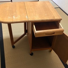 1人用　折りたたみテーブル、机の画像
