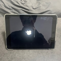 iPad カバー付き　16GBの画像