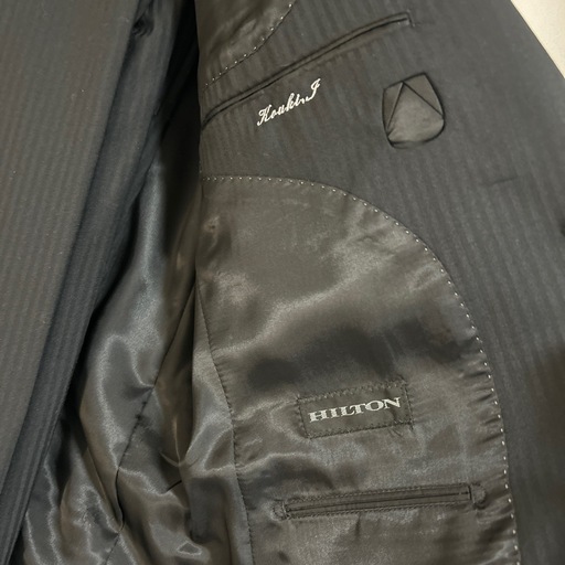 ほぼ新品　メンズ　スーツ　ブラック